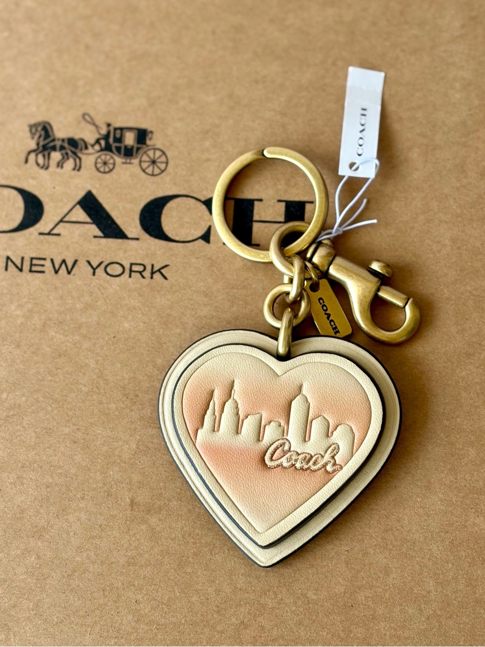 Coach X Jennifer Lopez Heart
Bag Charm City New York Skyline Purse keychain Clip